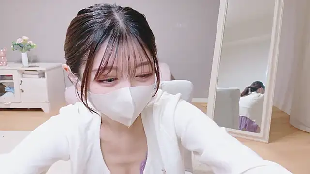 Snapshot of Yuna-ch chatting on 02.16.26 Yuna-ch online show from 02.16.26