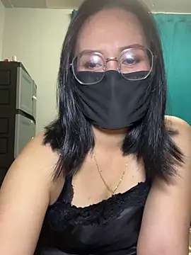 melyiaaa online show from 04.15.26