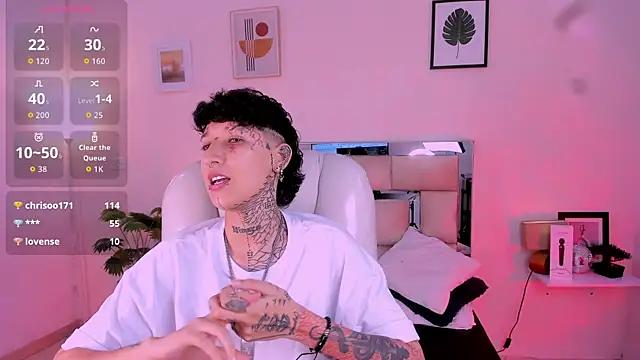 Snapshot of Luci_Rose chatting on 11.07.25 Luci Rose online show from 11.07.25