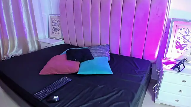 Tessa Sinclaire online show from 09.30.25