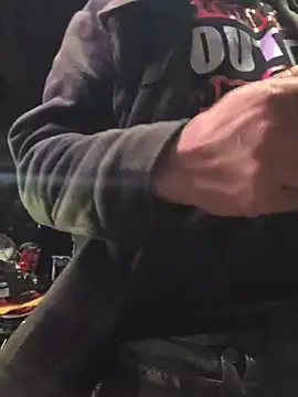 Snapshot of twistafatpipe chatting on 11.01.25 twistafatpipe online show from 11.01.25