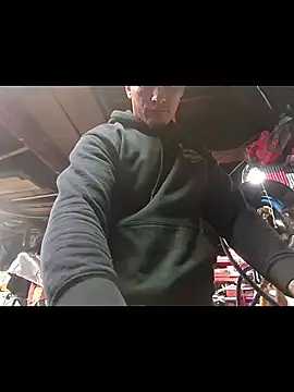 Snapshot of twistafatpipe chatting on 11.07.25 twistafatpipe online show from 11.07.25