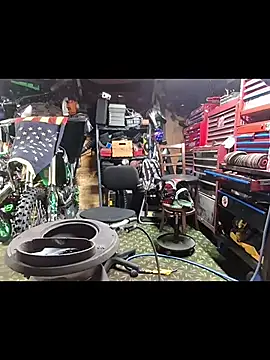 Snapshot of twistafatpipe chatting on 11.19.25 twistafatpipe online show from 11.19.25