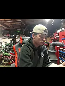 Snapshot of twistafatpipe chatting on 11.26.25 twistafatpipe online show from 11.26.25