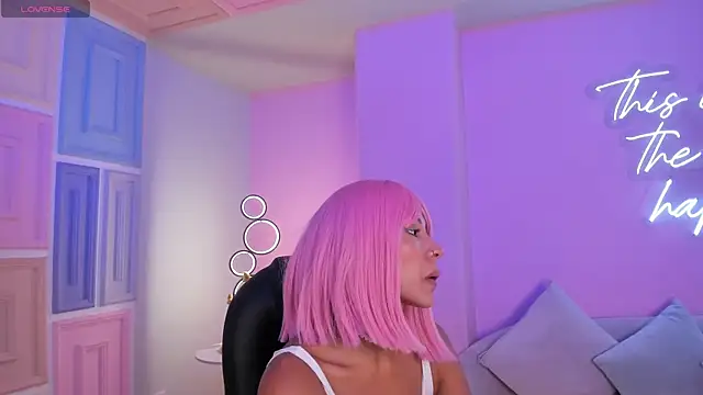 Snapshot of AmberColors_ chatting on 11.26.25 AmberColors online show from 11.26.25