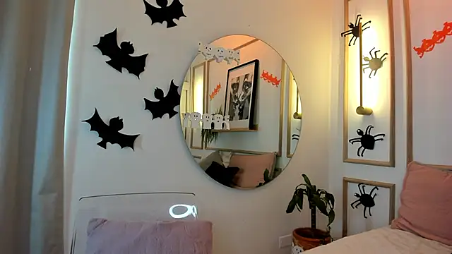 Snapshot of Ashley_Monroe chatting on 10.30.25 Ashley Monroe online show from 10.30.25