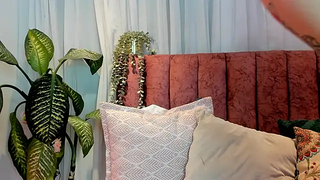 Snapshot of Ashley_Monroe chatting on 11.07.25 Ashley Monroe online show from 11.07.25