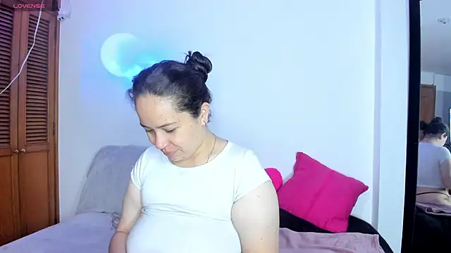 Snapshot of Ashley_Monroe chatting on 11.19.25 Ashley Monroe online show from 11.19.25