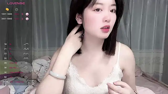 Snapshot of tender-11 chatting on 11.05.25 tender-11 online show from 11.05.25