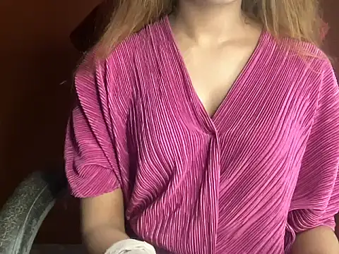 Snapshot of heartless_Queen chatting on 11.20.25 heartless Queen online show from 11.20.25