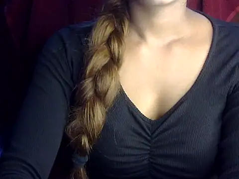 Snapshot of heartless_Queen chatting on 11.25.25 heartless Queen online show from 11.25.25