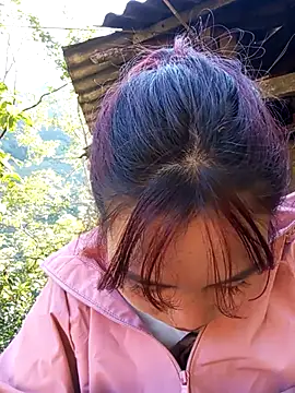 Snapshot of EllyBaby20 chatting on 11.29.25 EllyBaby20 online show from 11.29.25