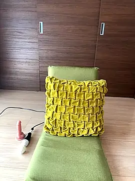 Snapshot of natsumi_NTR_TV chatting on 10.15.25 natsumi NTR TV online show from 10.15.25