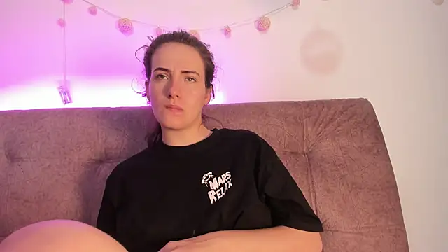 katalella brown1 online show from 09.26.25