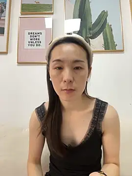 Snapshot of manmanyu520 chatting on 11.23.25 manmanyu520 online show from 11.23.25