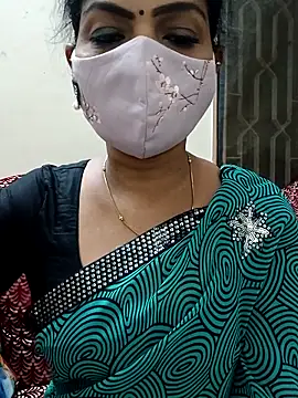 Snapshot of Rithya27 chatting on 09.26.25 Rithya27 online show from 09.26.25