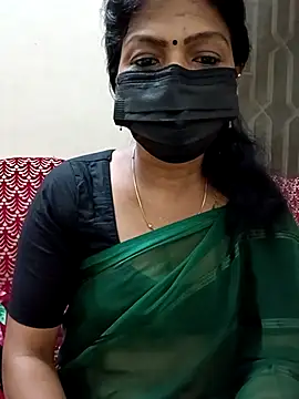 Snapshot of Rithya27 chatting on 10.07.25 Rithya27 online show from 10.07.25