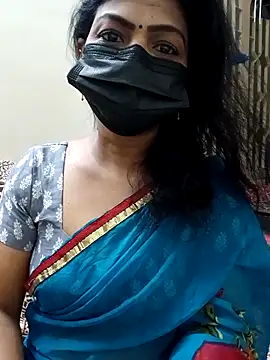 Snapshot of Rithya27 chatting on 10.12.25 Rithya27 online show from 10.12.25