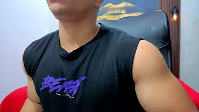 Snapshot of DylanGuss chatting on 09.11.25 DylanGuss online show from 09.11.25