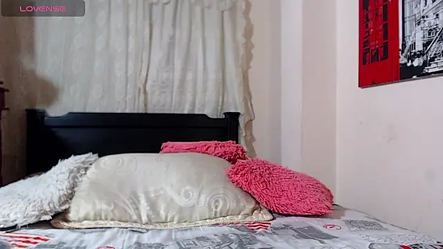 Snapshot of MaloryGolosa chatting on 10.17.25 MaloryGolosa online show from 10.17.25