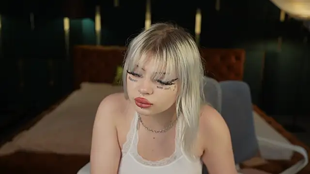 Snapshot of Yuki_sun chatting on 09.25.25 Yuki sun online show from 09.25.25