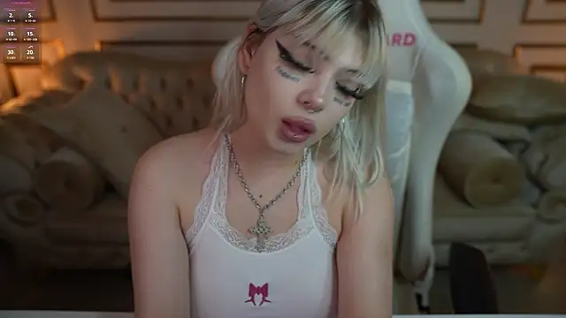 Snapshot of Yuki_sun chatting on 09.26.25 Yuki sun online show from 09.26.25