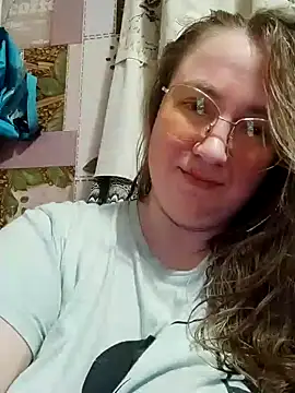 Kiss Eva online show from 12.22.24