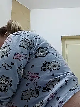 Kiss Eva online show from 02.23.25