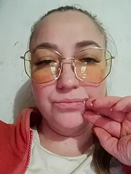 Kiss Eva online show from 11.29.25