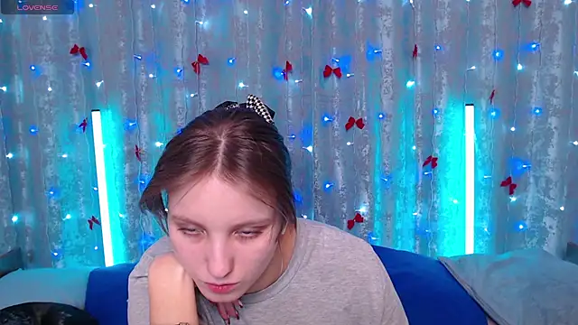 Leonaalove online show from 02.06.26