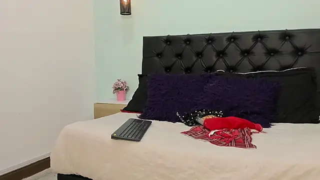 Snapshot of Marianee_Rousse chatting on 11.13.25 Marianee Rousse online show from 11.13.25