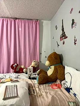 naomirouse  online show from 10.03.25