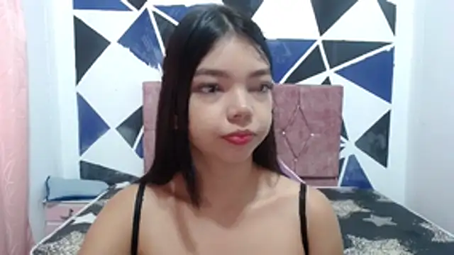 Snapshot of shy_luna18 chatting on 11.30.25 shy luna18 online show from 11.30.25