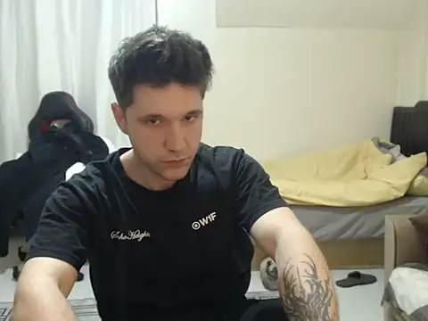 Snapshot of 2handsomemann chatting on 04.28.26 2handsomemann online show from 04.28.26