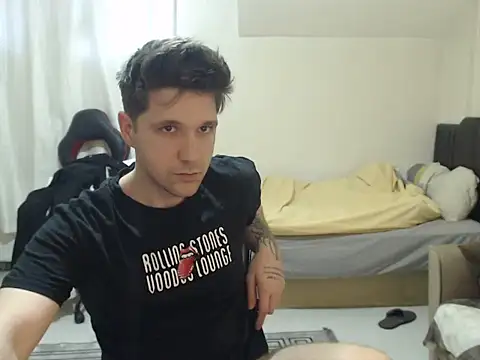 Snapshot of 2handsomemann chatting on 04.29.26 2handsomemann online show from 04.29.26