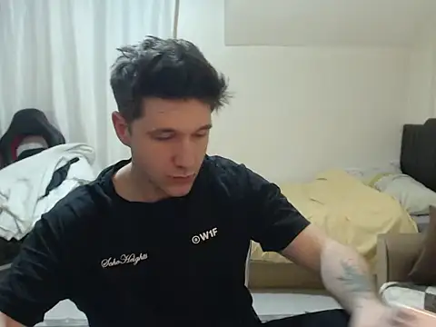 Snapshot of 2handsomemann chatting on 05.01.26 2handsomemann online show from 05.01.26