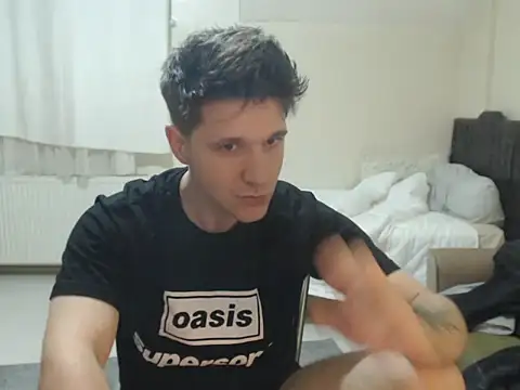 Snapshot of 2handsomemann chatting on 05.21.26 2handsomemann online show from 05.21.26