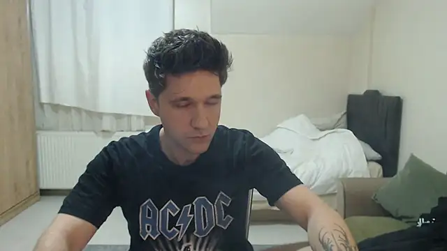 Snapshot of 2handsomemann chatting on 05.31.26 2handsomemann online show from 05.31.26