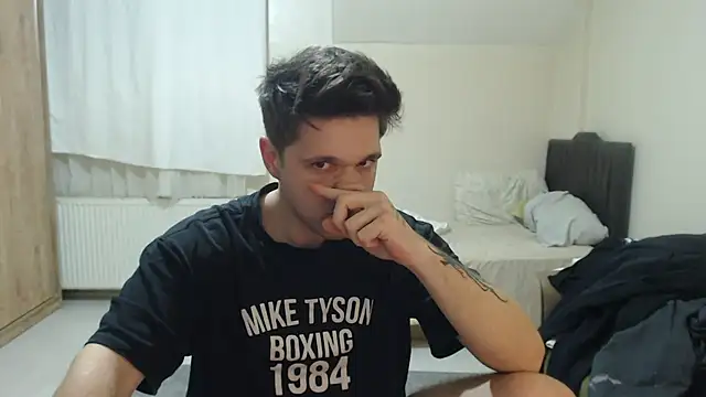 Snapshot of 2handsomemann chatting on 06.01.26 2handsomemann online show from 06.01.26