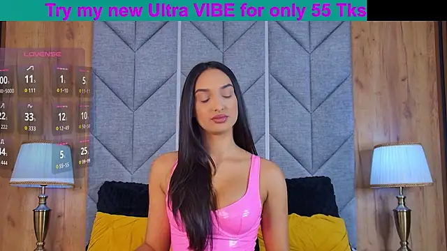 Snapshot of Kimberlymav chatting on 10.11.25 Kimberlymav online show from 10.11.25