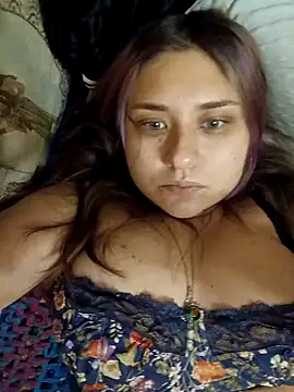 Snapshot of ivorywhisper chatting on 10.10.25 ivorywhisper online show from 10.10.25