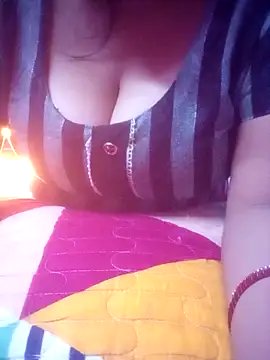 Snapshot of TINASONI chatting on 02.04.26 TINASONI online show from 02.04.26