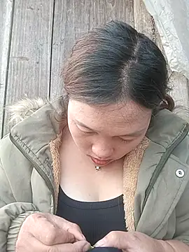 Snapshot of miumiu_00 chatting on 12.03.25 miumiu 00 online show from 12.03.25