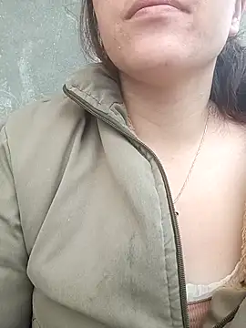 Snapshot of miumiu_00 chatting on 02.18.26 miumiu 00 online show from 02.18.26