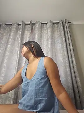 Snapshot of Indian_GlowingMiax chatting on 02.07.26 Indian GlowingMiax online show from 02.07.26