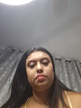 Snapshot of Indian_GlowingMiax chatting on 03.02.26 Indian GlowingMiax online show from 03.02.26