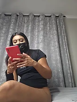 Snapshot of Indian_GlowingMiax chatting on 03.12.26 Indian GlowingMiax online show from 03.12.26