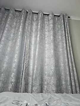 Snapshot of Indian_GlowingMiax chatting on 04.04.26 Indian GlowingMiax online show from 04.04.26