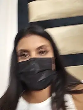 Snapshot of Indian_GlowingMiax chatting on 04.09.26 Indian GlowingMiax online show from 04.09.26