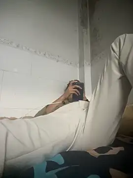 linh21107 online show from 11.25.25